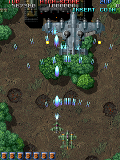 雷电战机 (澳版)（有金手指）