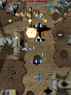 雷电战机 (日版, 早期版)（有金手指）